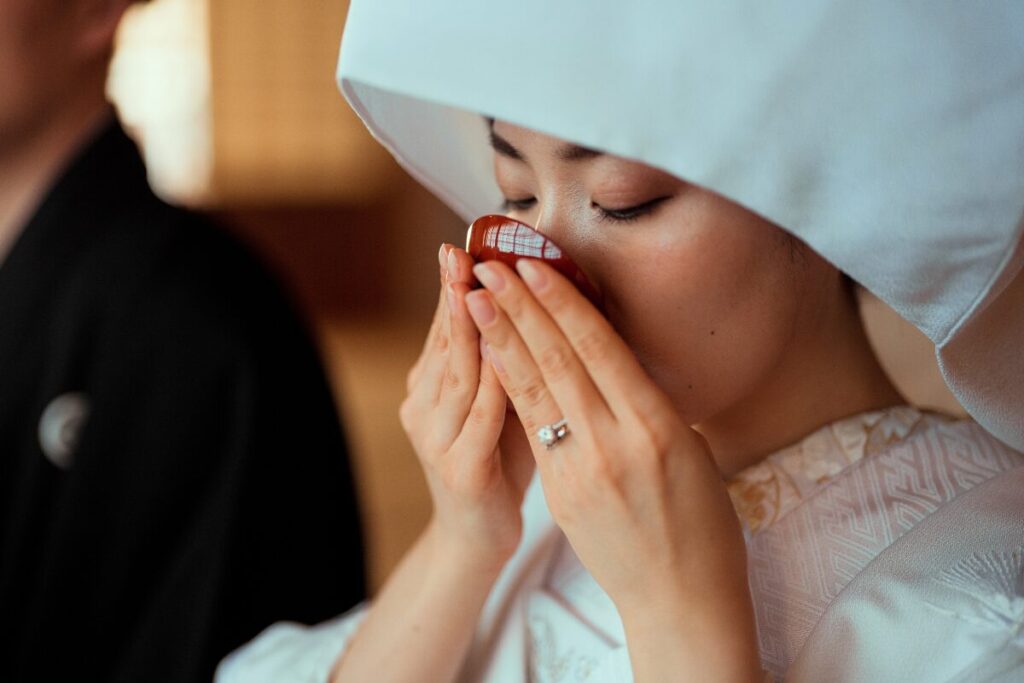 白無垢　結婚式　三三九度