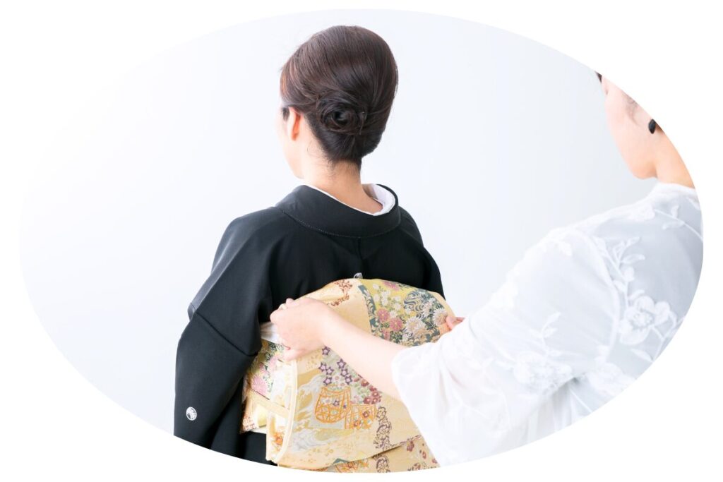 列席者さまの着付け
留袖、振袖、訪問着など